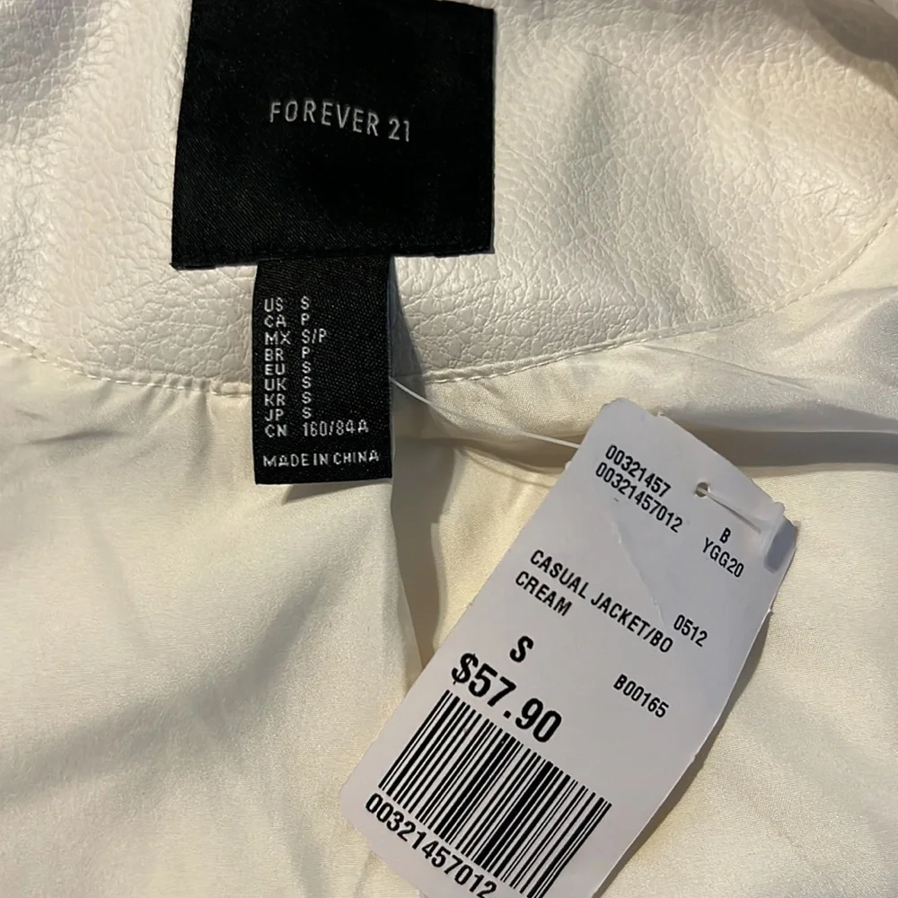 Forever 21 white faux leather jacket. Small. NWT. Smoke & pet free home. - Picture 4 of 6